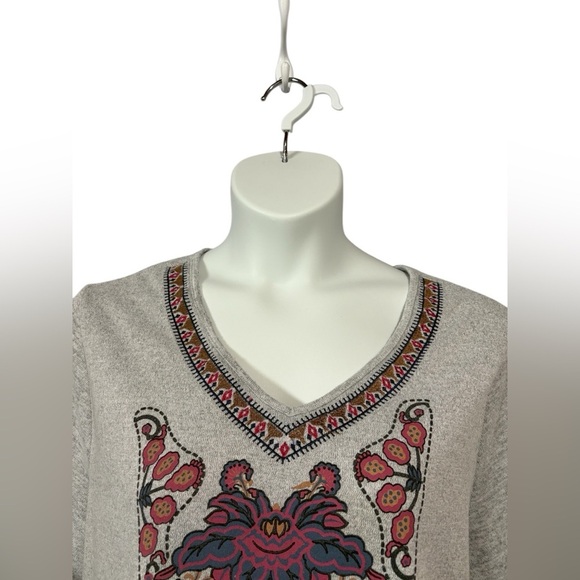 NWOT, Claire France, Plus Size Floral Sweater, 2X, Gray - Picture 3 of 10